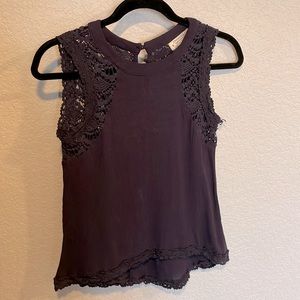 Crescent by Stitch Fix Navy sleeveless blouse with crocheted detail and buttons